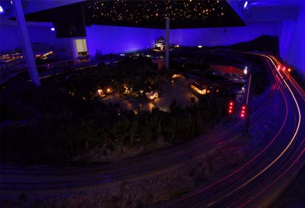  1 to 32 scale  1:32 1/32 overview photos of train layout